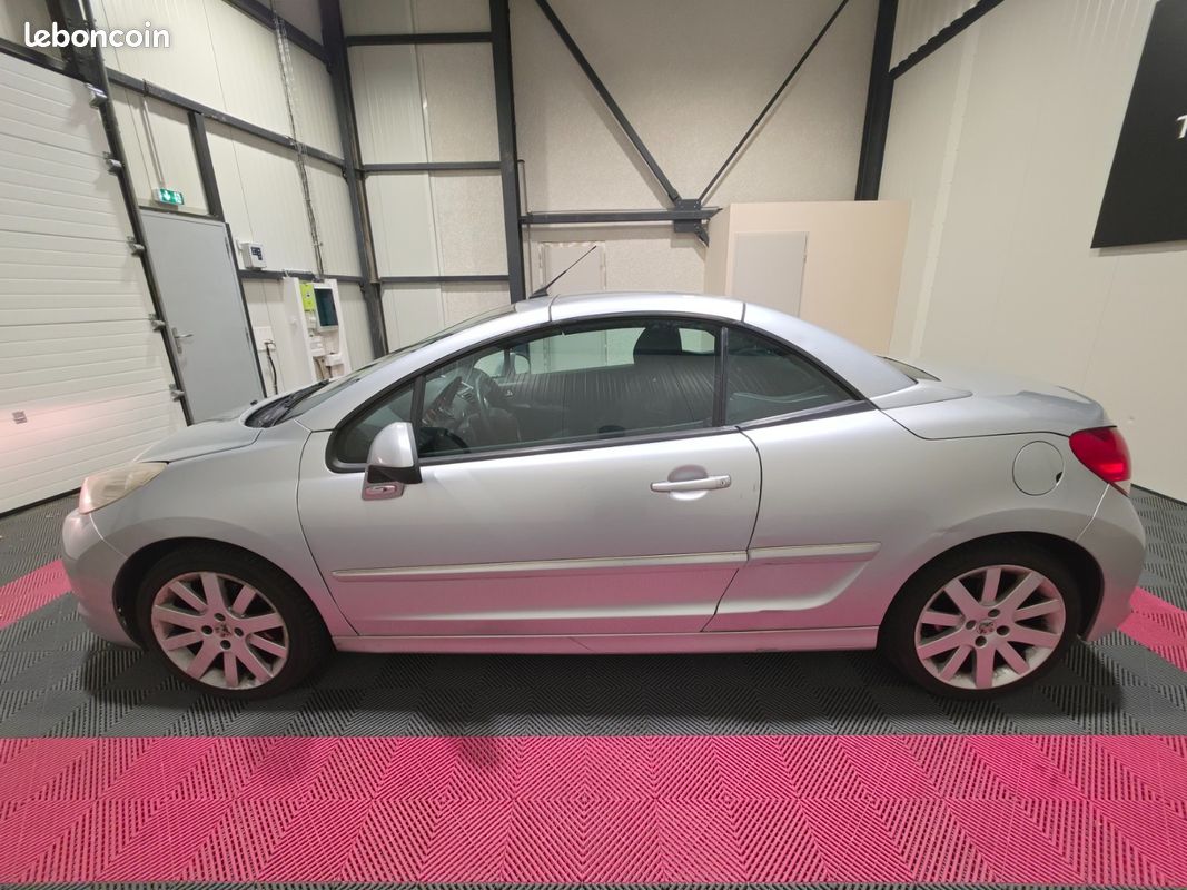 PEUGEOT 207 CC 1.6 HDi 112ch FAP BLUE LION Sport (image 6)