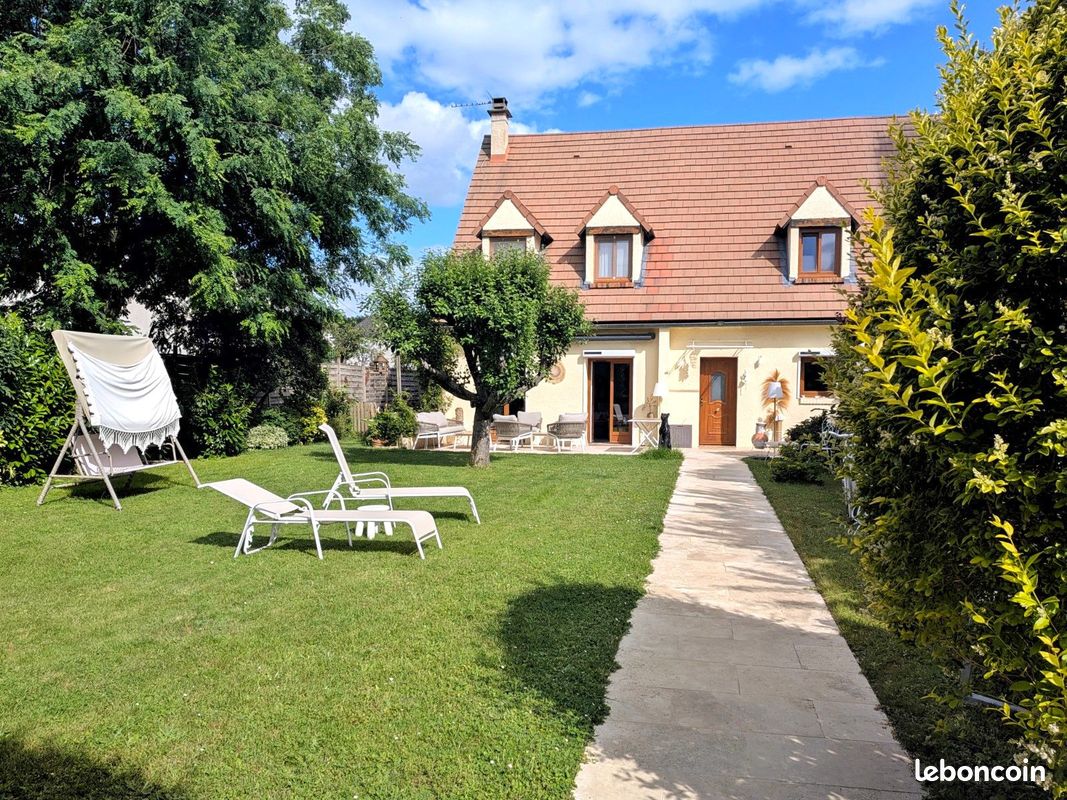 Maison 7 pièces 169 m² · à Magny-les-Hameaux · 169 m² · 596 000 €