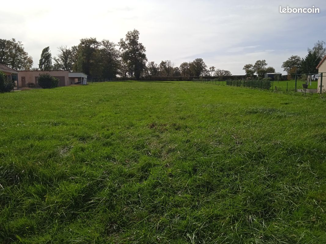 Terrain loisir de 2700m2 (échange possible) · à Villefranche-d'Allier · 18 000 €