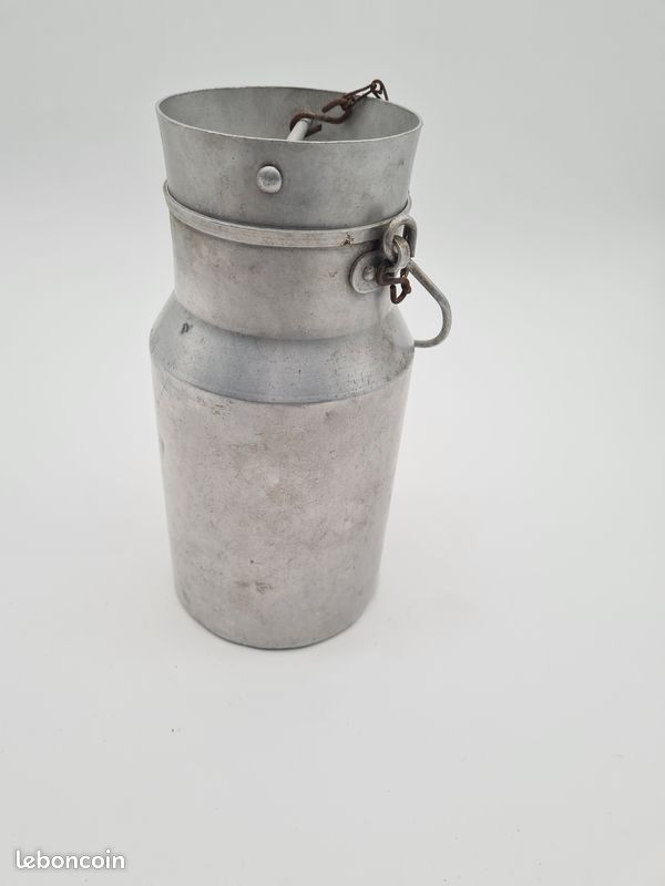 Ancien Pot à Lait Vintage en Aluminium - Bidon 1l. Avec chainette - A77 (image 4)