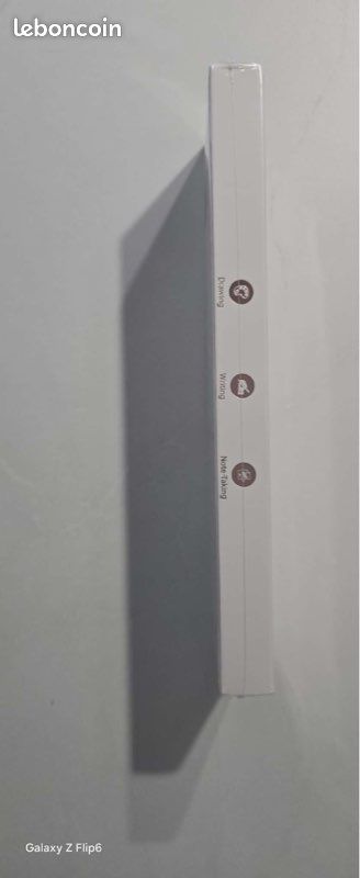 Stylo blanc sur surface blanche photo – Image gratuite de Bleu sur