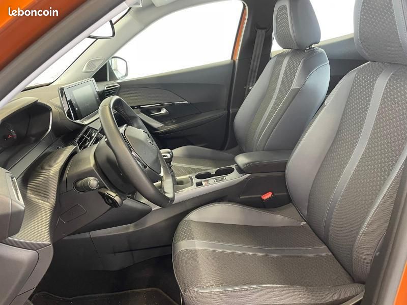 Peugeot 2008 1.2 PureTech 100ch S&S Allure 5cv (image 6)