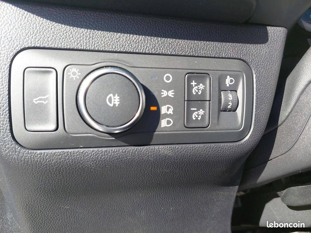 FORD Kuga 2.5 Duratec 180 ch FlexiFuel FHEV E85 Powershift ST-Line X (image 24)