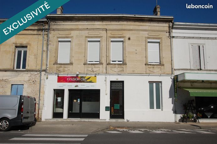 Immeuble 200 m² ETAULIERS