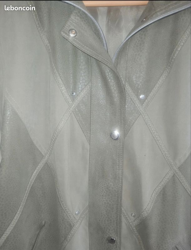Veste vert new solassic taille 42
Aisselles à aisselles 50
Aisselles bas 53
88 polyester 12 nylon
Prix 6 (image 2)
