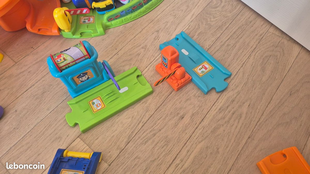 VTech Tut Tut Bolides – grand lot circuits garages + 8 véhicules (image 9)