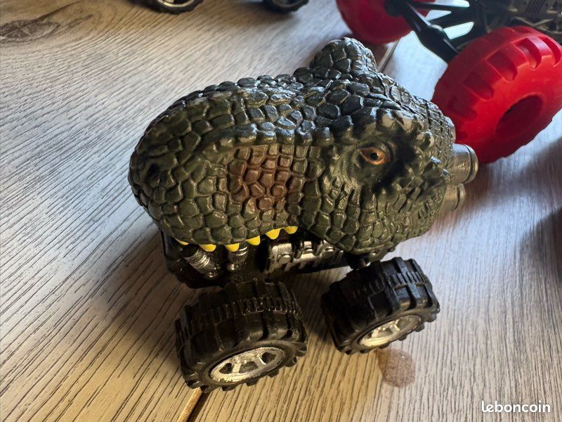 Lot véhicules 4x4 monster trucks hot wheel et autres (image 10)