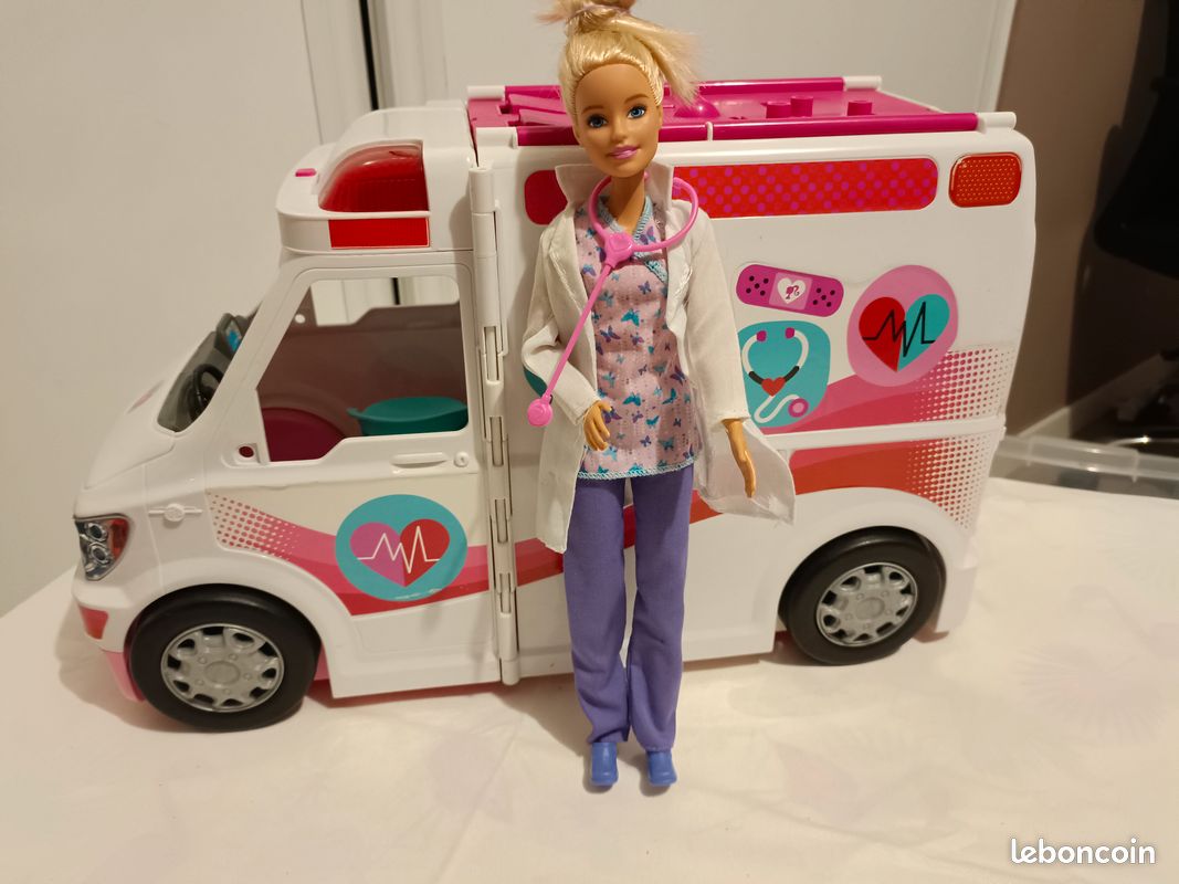 Barbie médecin et son camion (image 2)