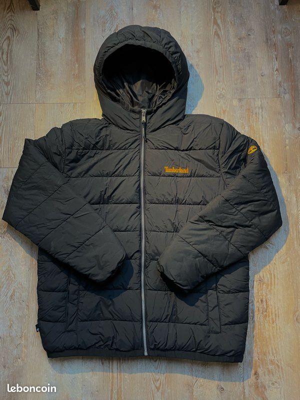 Doudoune à capuche timberland full zip en très bon état et chaud