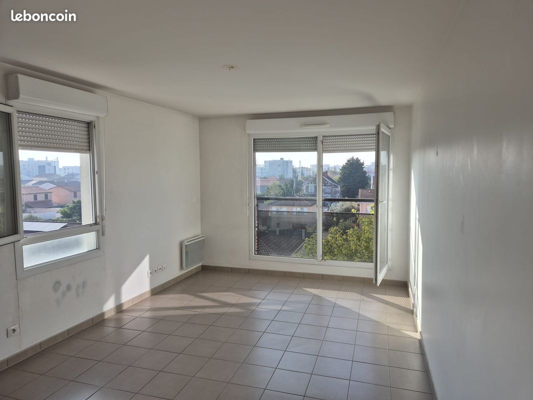 Appartement 1 pièce 39 m² · à Vaulx-en-Velin · 39 m² · 595 €/mois