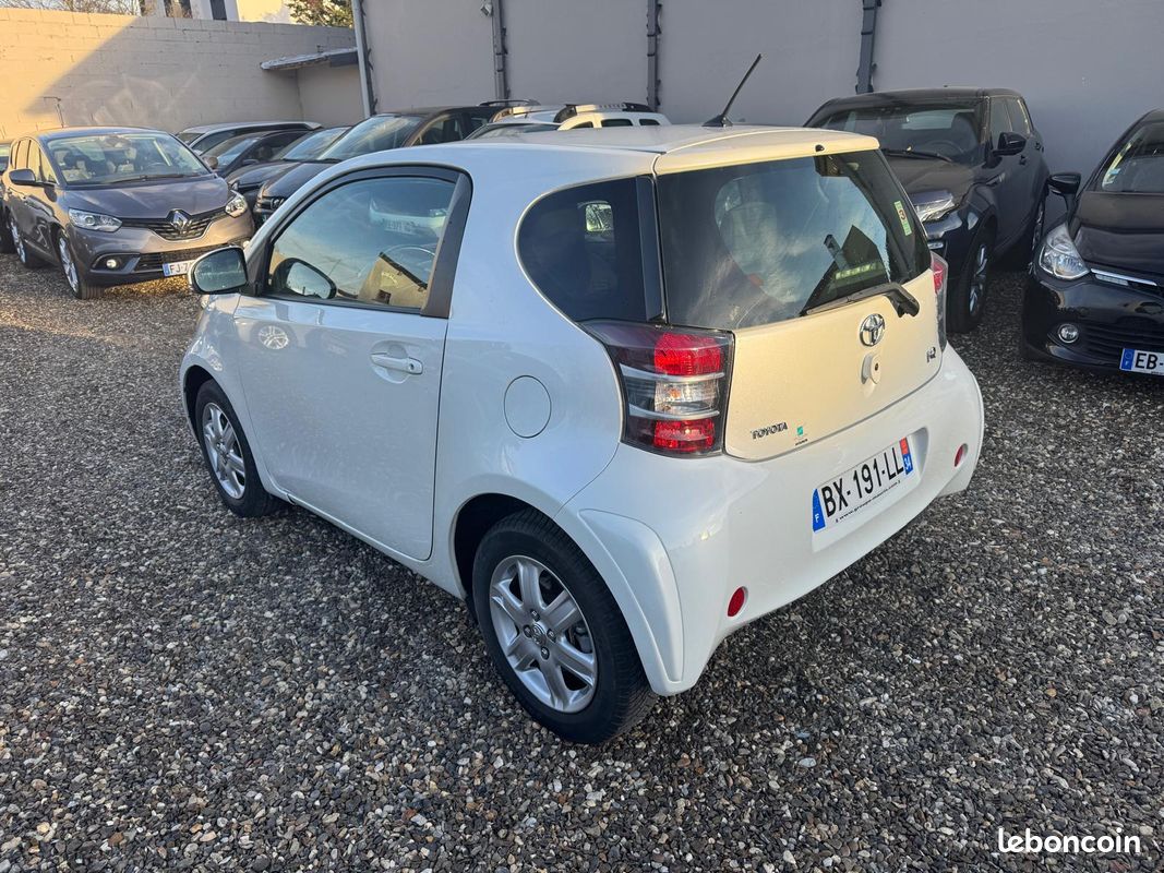 Toyota IQ 68 VVT-I - Garantie 12 mois - Moteur à chaîne - Climatisation - Faible kilométrage - Excellent état (image 3)