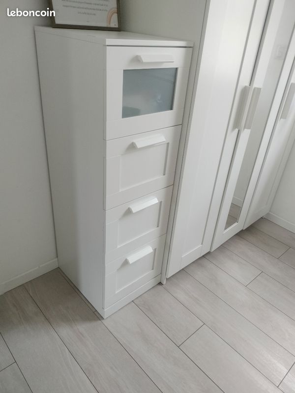 Commode (image 1)