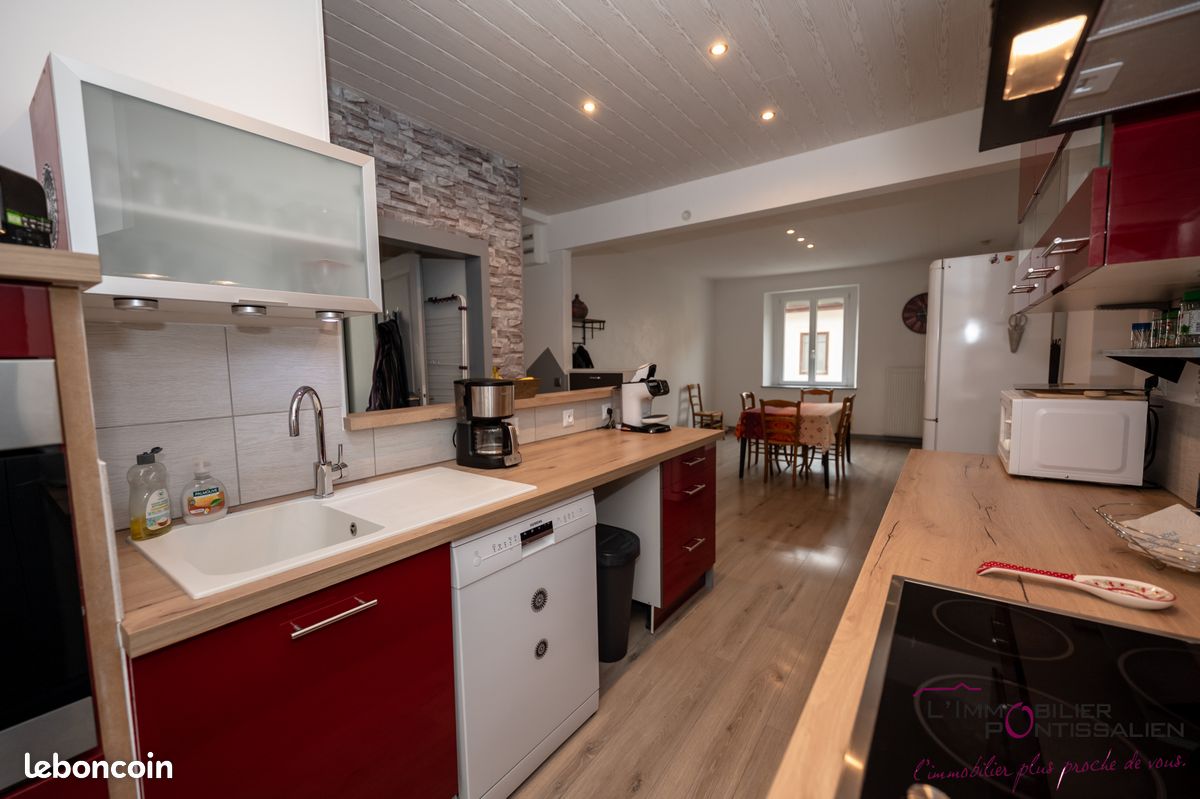 Appartement 5 pièces 115 m² · à Frasne · 115 m² · 202 000 €