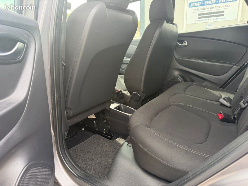 Renault captur ph2 1.5 dci 90ch edc intens faibles kms excellent état (image 8)