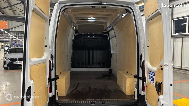 Renault Master Véhicule utilitaire ou Société F3500 L3H3 2.3 Blue dCi 135ch Confort Euro6E (image 9)