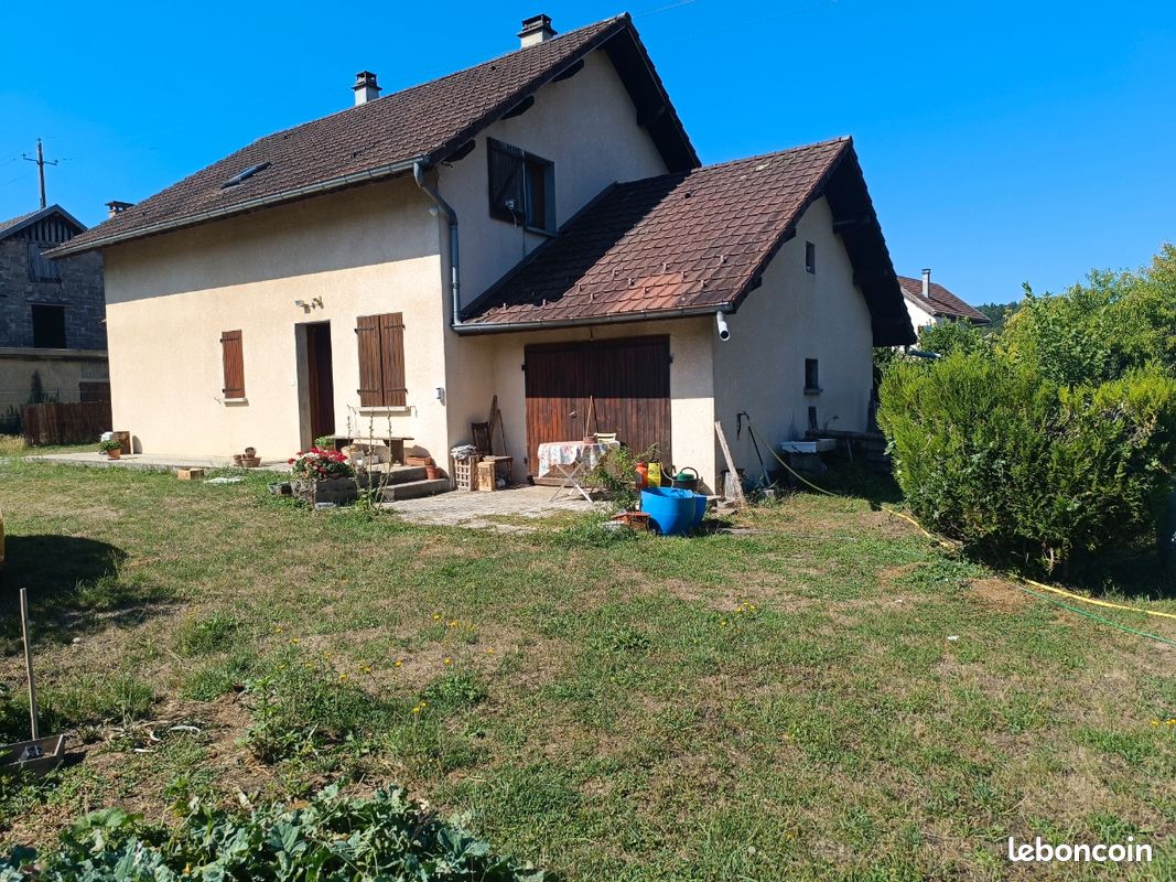 Maison 6 pièces 130 m² · à Saint-Christophe-sur-Guiers · 129,8 m² · 320 000 €