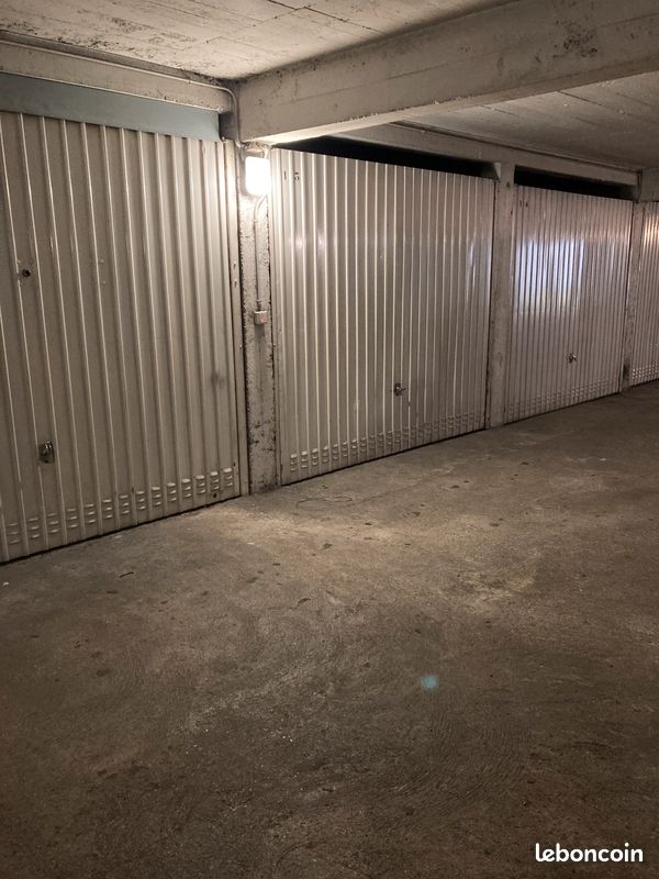 Garages fermes · à Levallois-Perret · 29 000 €