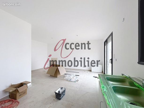 https://img.leboncoin.fr/api/v1/lbcpb1/images/7c/67/d2/7c67d2756e6936f082dc6c1b17c17838531a722b.jpg?rule=ad-image