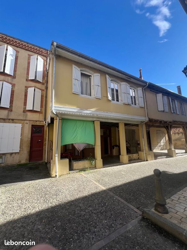 Immeuble 8 pièces 274 m² · à Masseube · 274 m² · 139 000 €