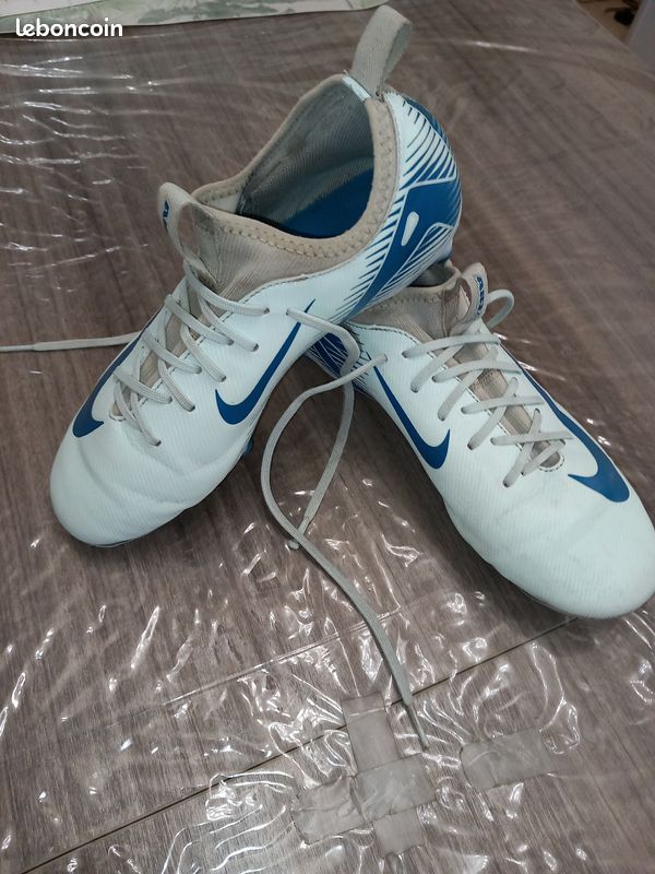Chaussures de foot T 38,5 (image 2)
