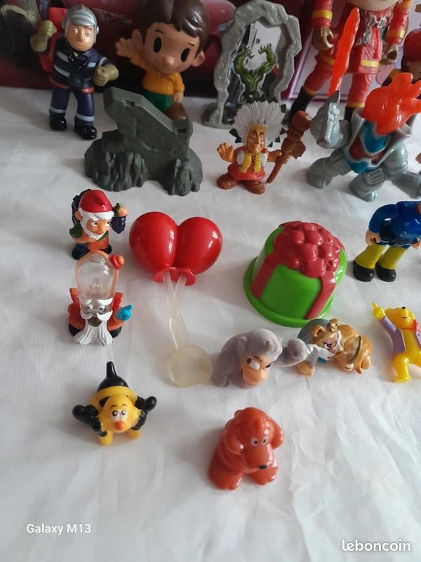 Lot de diverses figurines pour enfants (image 2)