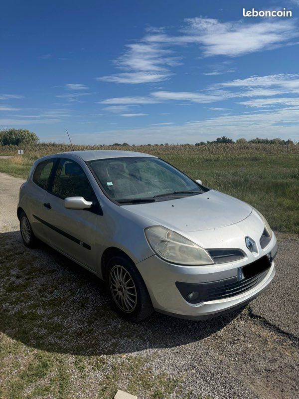 Clio 3 1.4i 98ch (image 1)