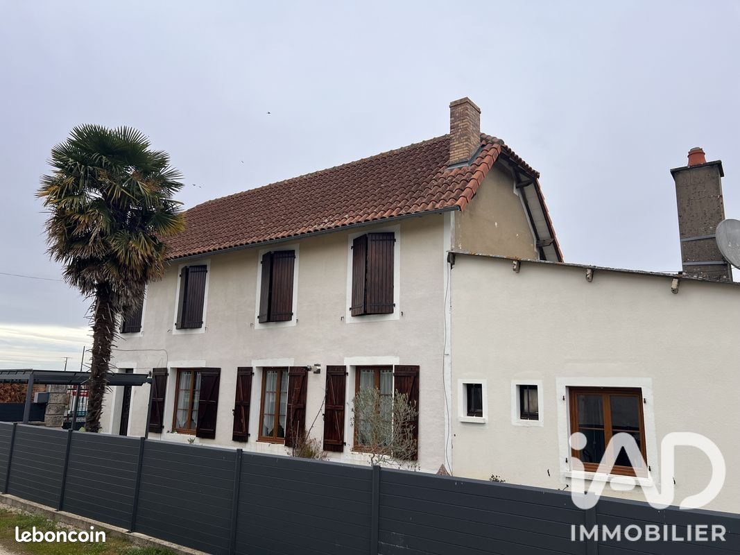 Maison 5 pièces 153 m² · à Blanzay · 153 m² · 179 000 €