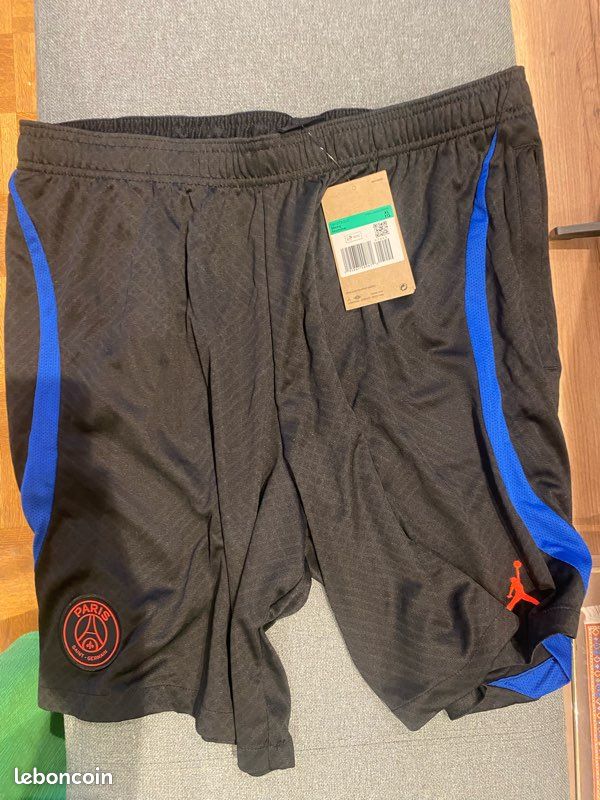 Pack complet PSG Jordan maillot + short NEUFS XL (image 6)