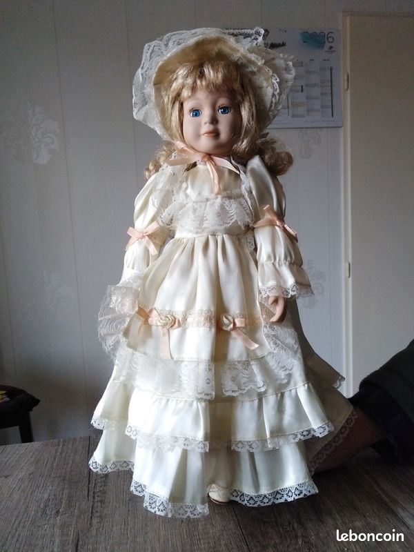 Poupée ancienne de collection Parisienne Hauteur 45 cm Porcelaine - Collection