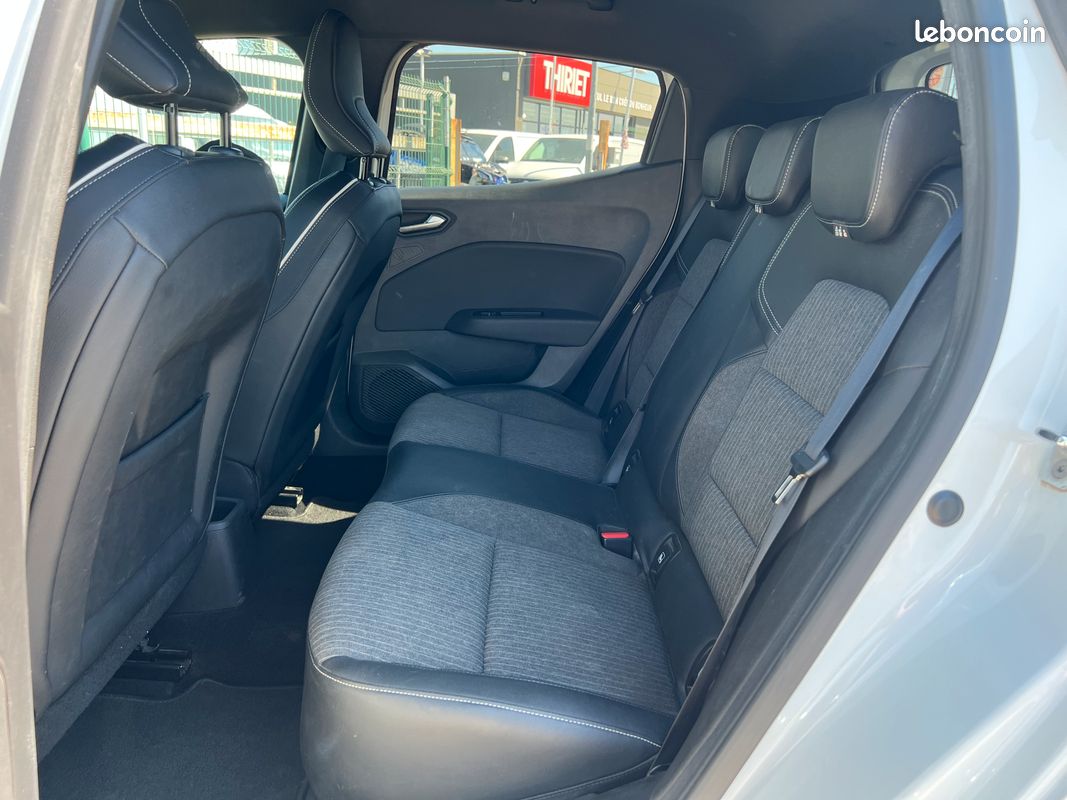 Renault Clio 5 1.5 dCi 115 ch S/S Intens Caméra (image 5)