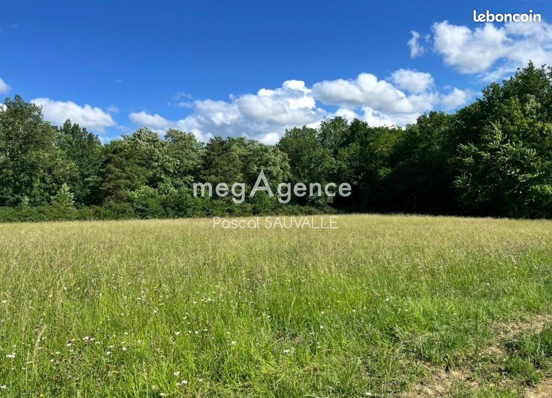 Terrain 1700 m² · à Creysse · 1 700 m² · 50 000 €