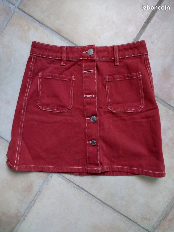 jupe courte en jean :: bershka denim :: taille 34 ou xs jupe courte en jean :: bershka denim :: taille 34 ou xs