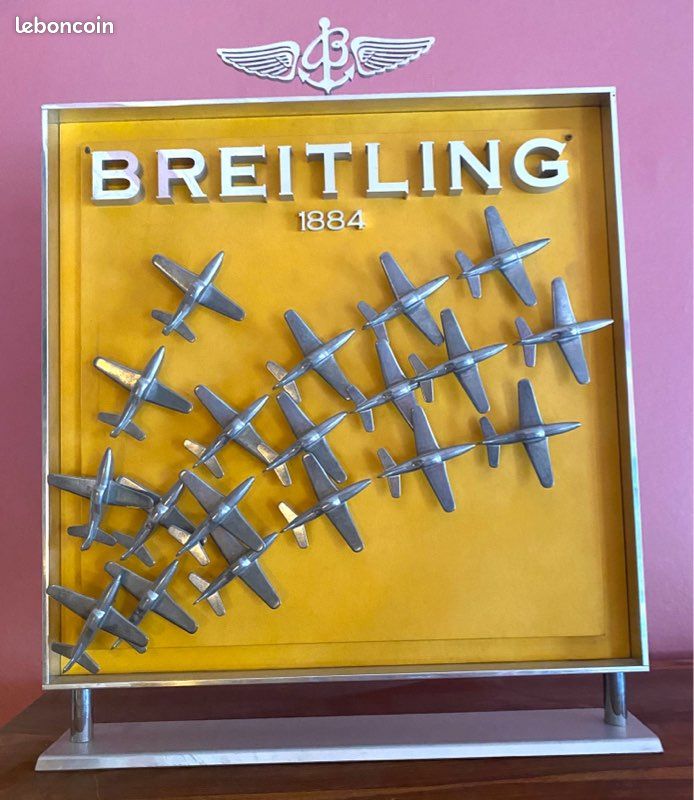 Présentoir Vintage En Plastique Pour Montres Breitling - Rare, Avec écriture Régimentaire