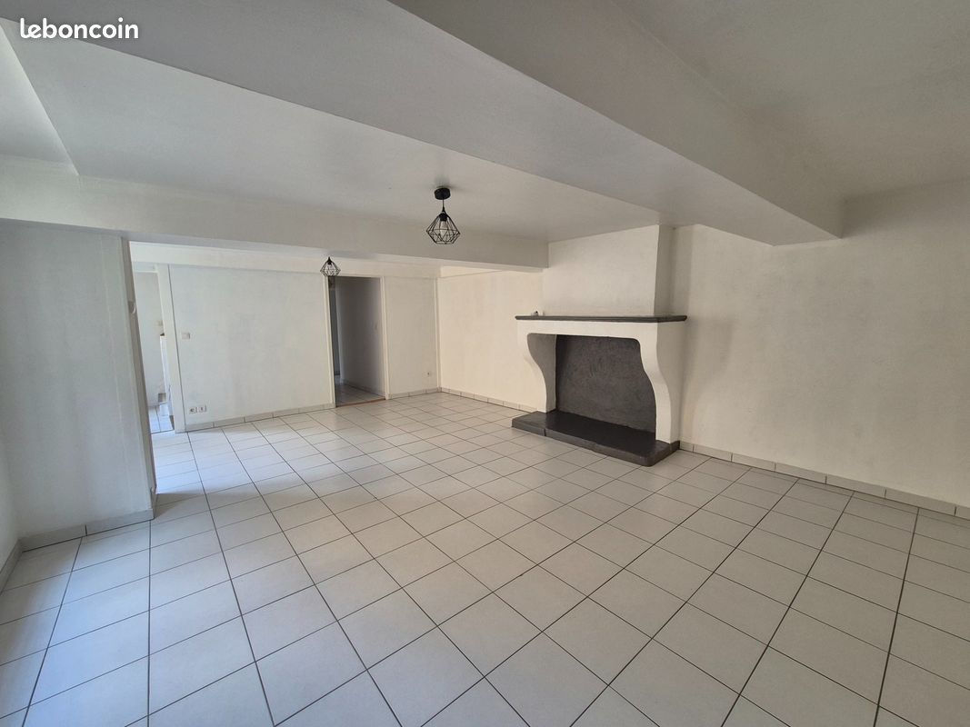 Appartement 4 pièces 109 m² · à Sedan · 109 m² · 580 €