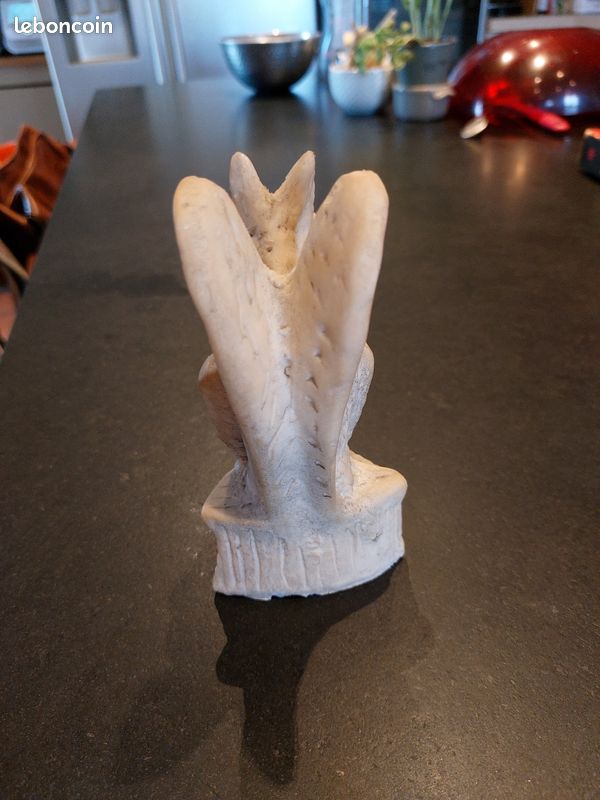 Statue (image 3)