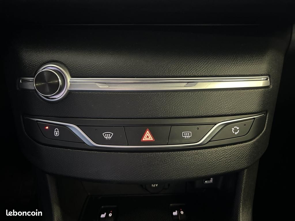 PEUGEOT 308 SW 1.5 BlueHDi - 130 Active Pack ( Camera - Siège chauffants ) (image 17)