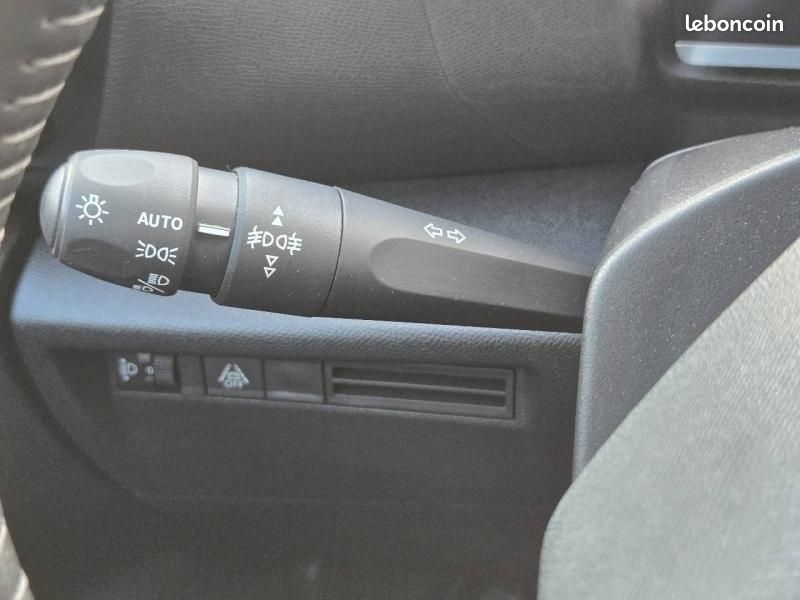 Citroen C4 PureTech 100ch S&S Feel (image 17)