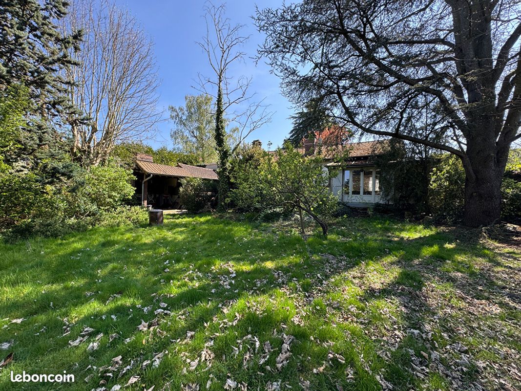 Maison 4 pièces 127 m² · à Bazoches-sur-Guyonne · 127 m² · 298 000 €