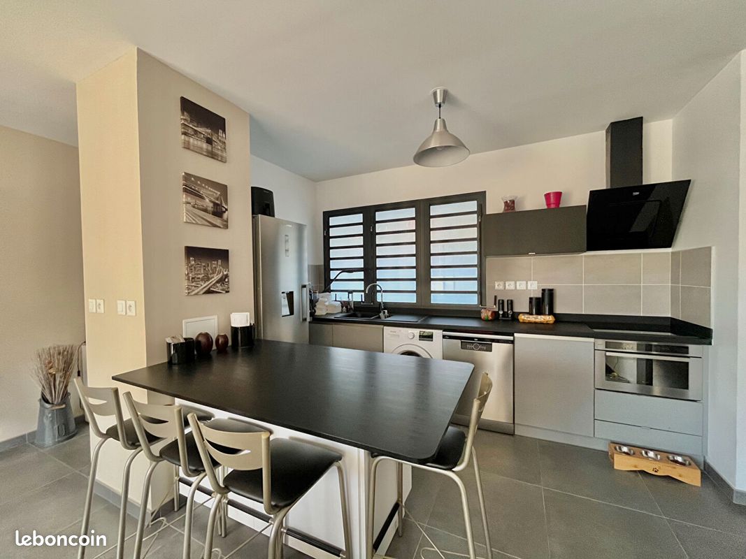 Appartement 2 pièces 49 m² · à L'Étang-Salé · 49 m² · 278 000 €