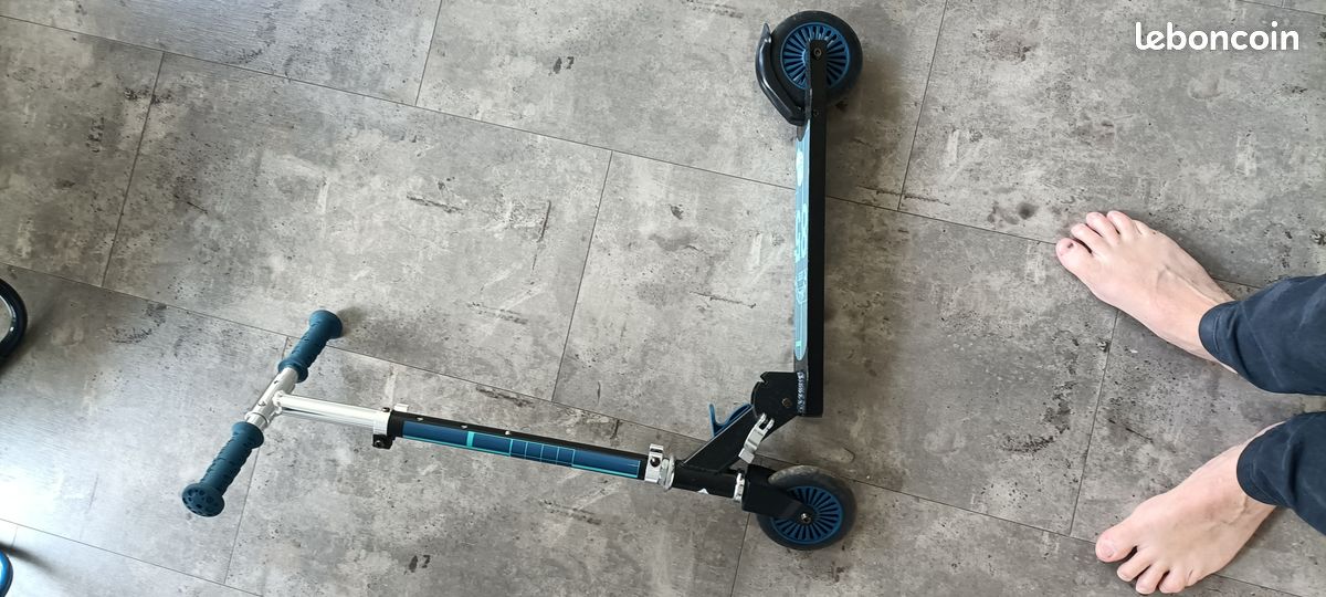 Trottinette enfant pliable et réglable (image 2)