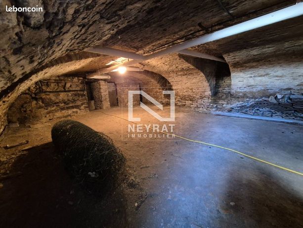 https://img.leboncoin.fr/api/v1/lbcpb1/images/7c/75/dc/7c75dc532d37418516ded74420d001da7ca30164.jpg?rule=ad-image