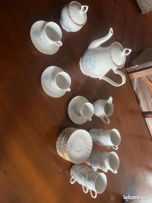 Service porcelaine Boris Kidric (image 1)