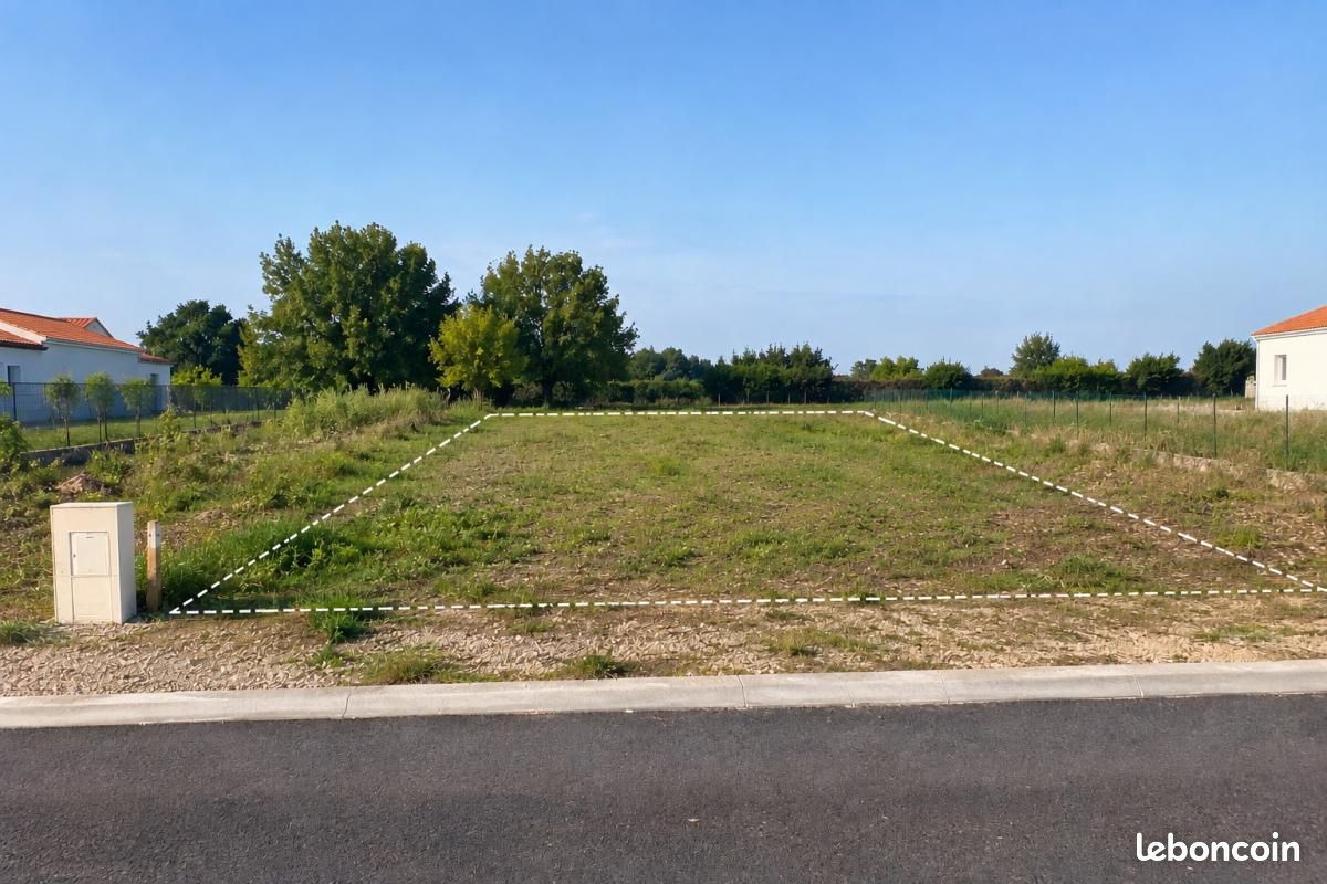 Terrain 313 m² Nuaille D Aunis · à Nuaillé-d'Aunis · 82 000 €