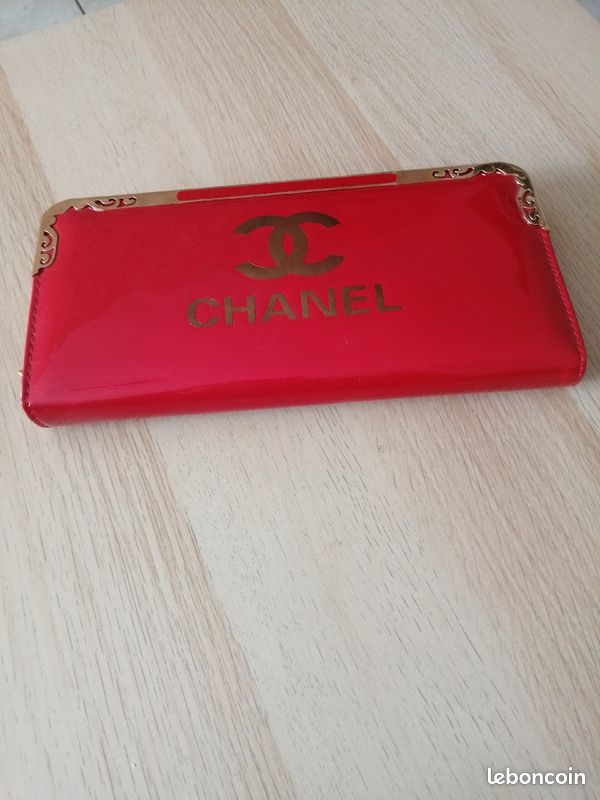Vends portefeuille neuf rouge (image 1)