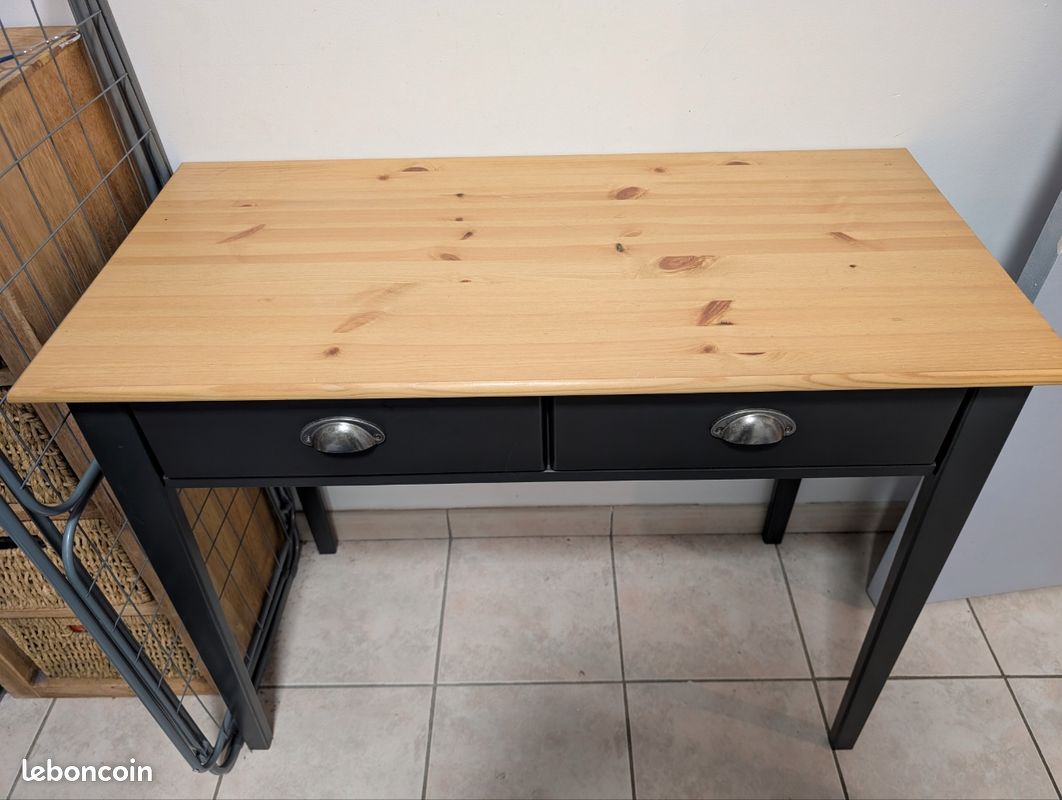 Console (image 2)