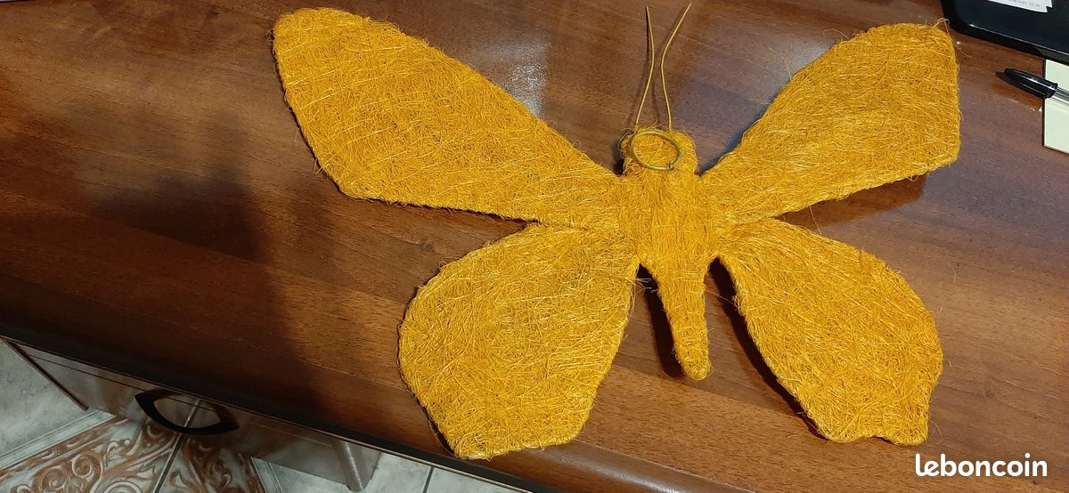 Vends objet de décoration en forme d’oiseau jaune (image 2)
