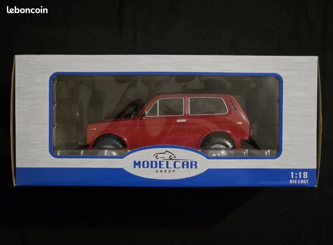 Mcg Mcg18129 - 1:18 Lada Niva, Rouge, 1976 - Neuf Mcg Mcg18129 - 1:18 Lada Niva, Rouge, 1976 - Neuf