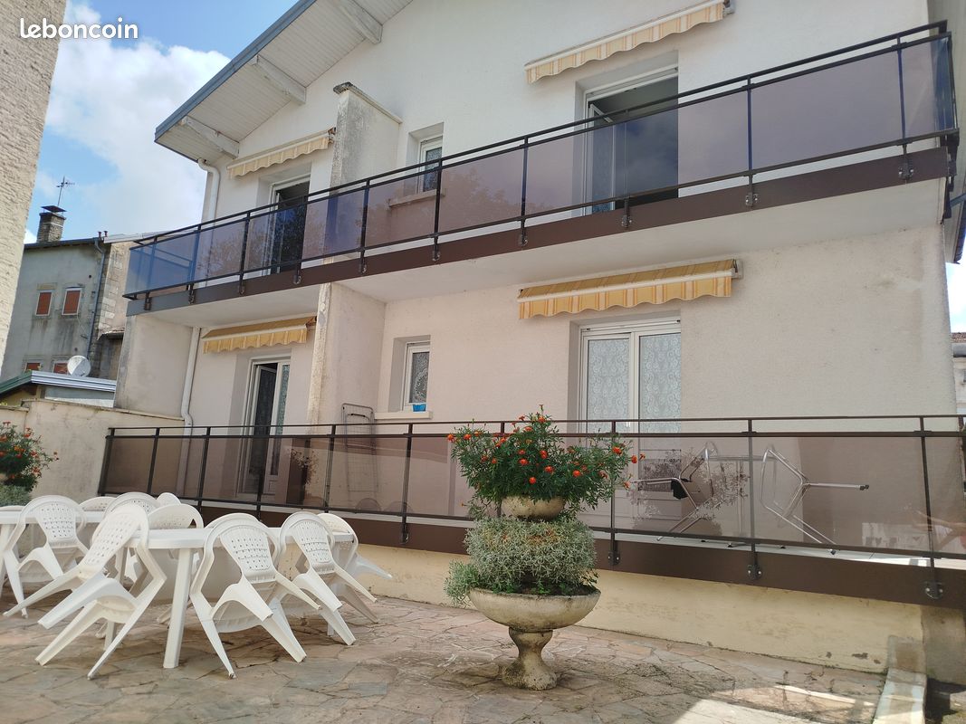 Local commercial 20 pièces 600 m² · à La Vôge-les-Bains · 600 m² · 630 000 €