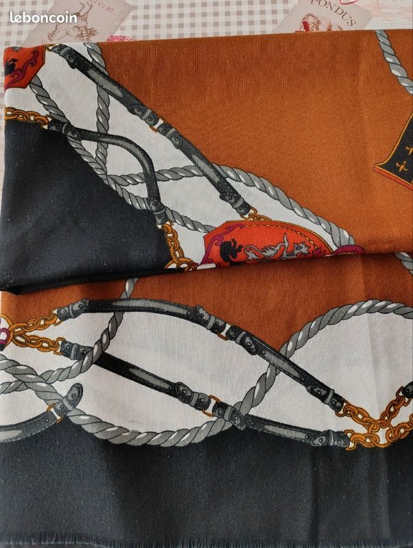 Foulard femme (image 1)