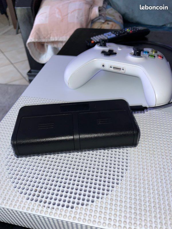Xbox one s + 2 manette + leurs chargeurs + 10 jeux (image 4)